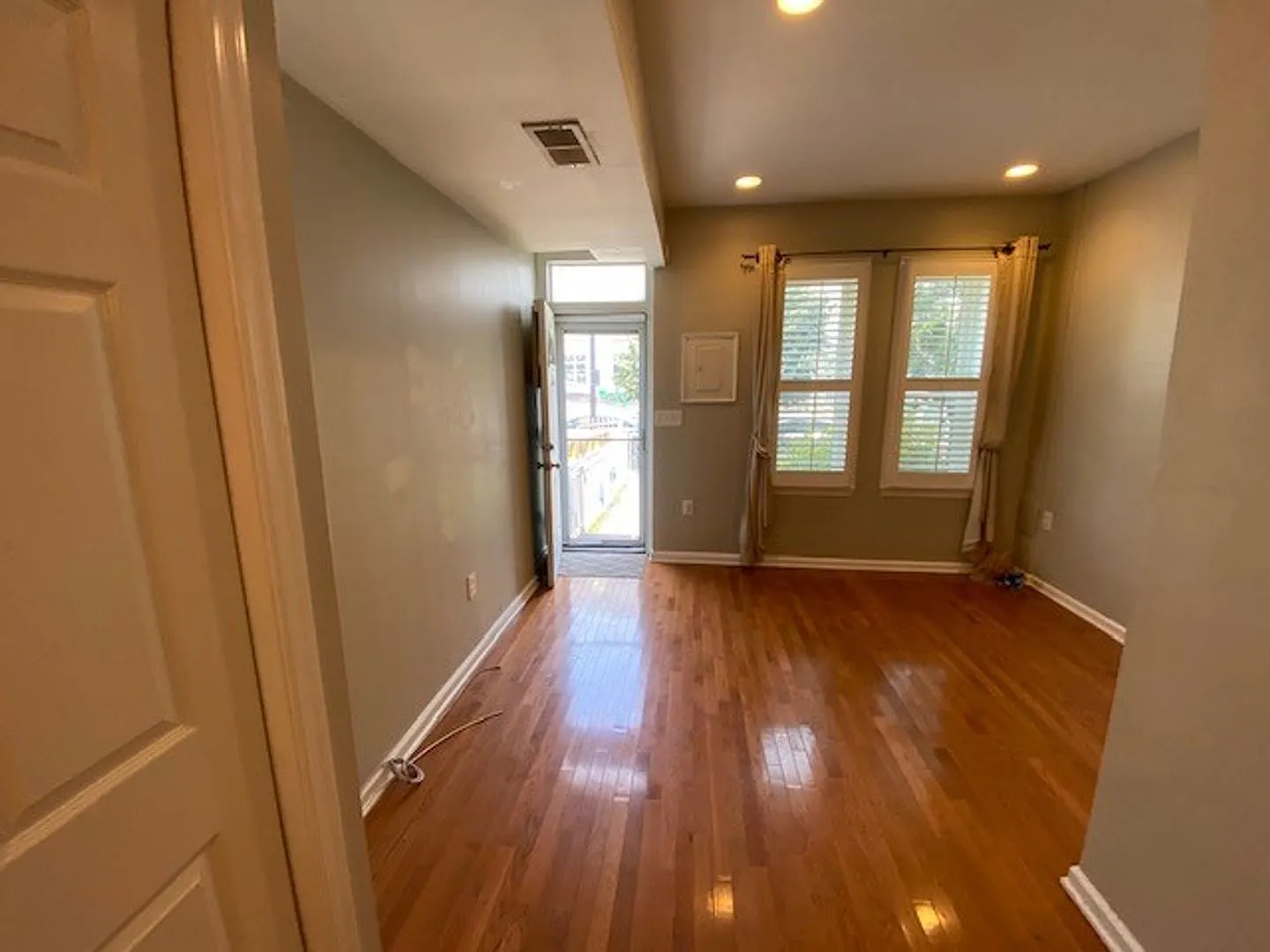 Hit it out of the Park with this 2BR / 1.5BA Rowhouse (Navy Yard & Capitol Riverfront) — Photo 3