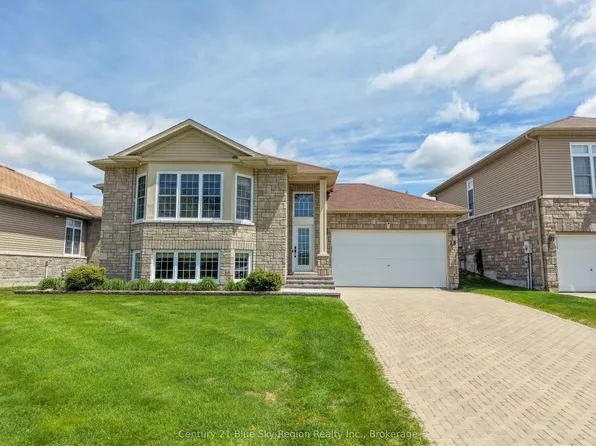 28 Stone Manor Dr, North Bay, ON P1C 0A3