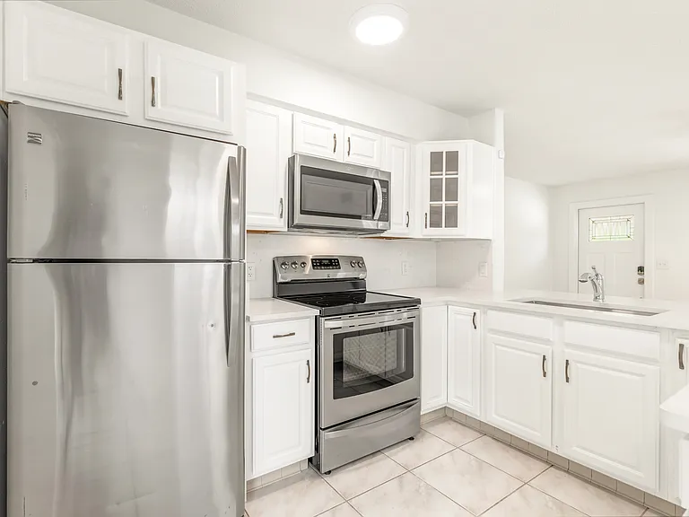 411 Summa St — Photo 6