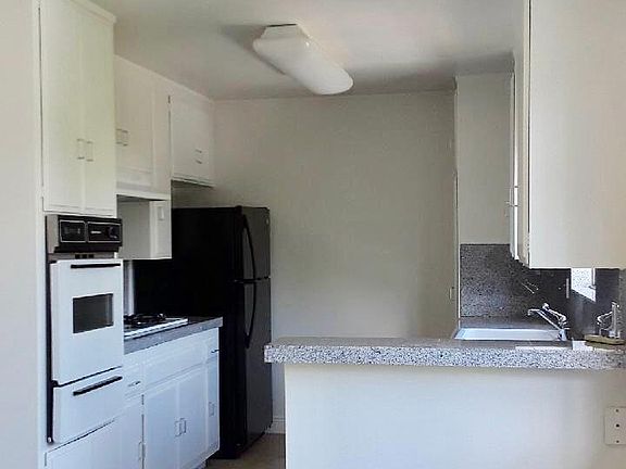 3rd image of 954 N Croft Ave APT 304