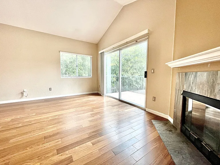 11329 Avenida De Los Lobos #G — Photo 6