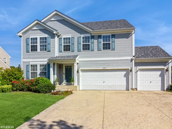 560 Gray Ave, Elburn, IL 60119