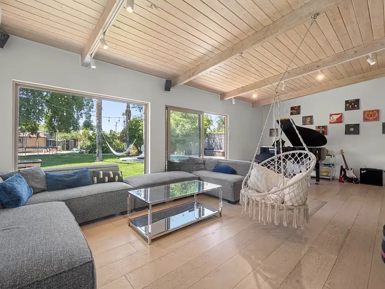5433 Royer Ave — Photo 20