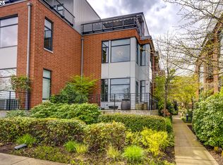 1716 NW Riverscape St, Portland, OR 97209