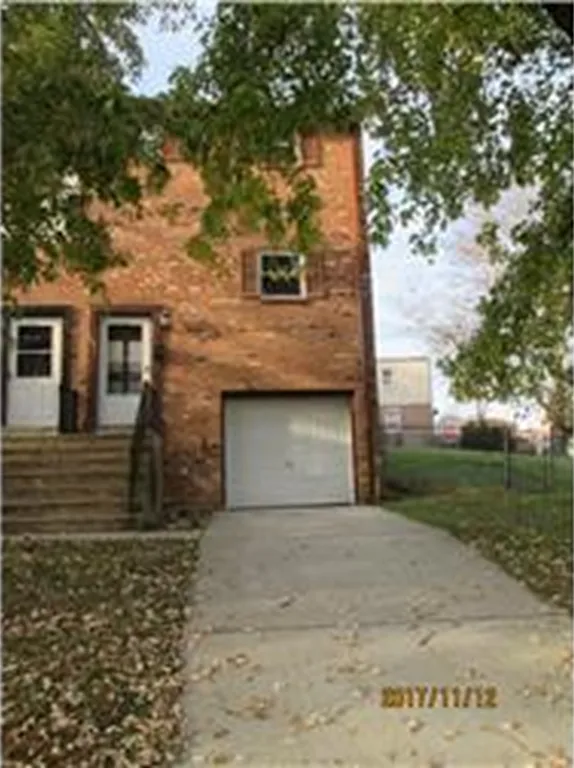 3 bed, 1.5 bath, 1500 sqft, $1,750 — Photo 1