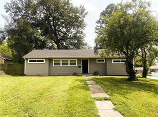 423 NW 80th St, Kansas City, MO 64118