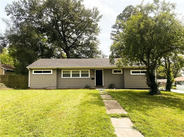423 NW 80th St, Kansas City, MO 64118