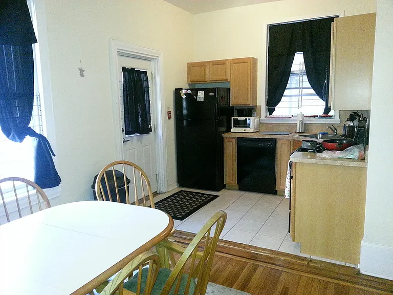 505-07 South 42nd St — Photo 6