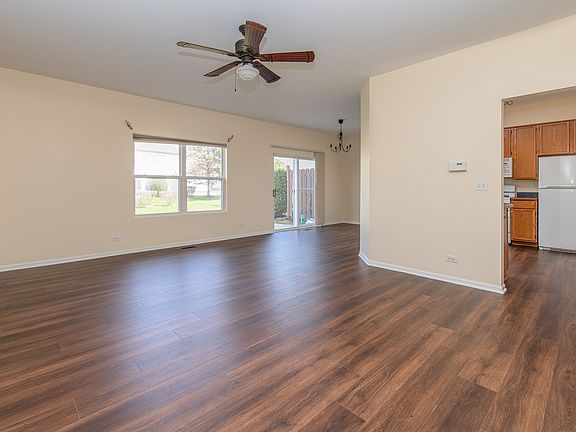 3rd image of 653 Winchester Ct