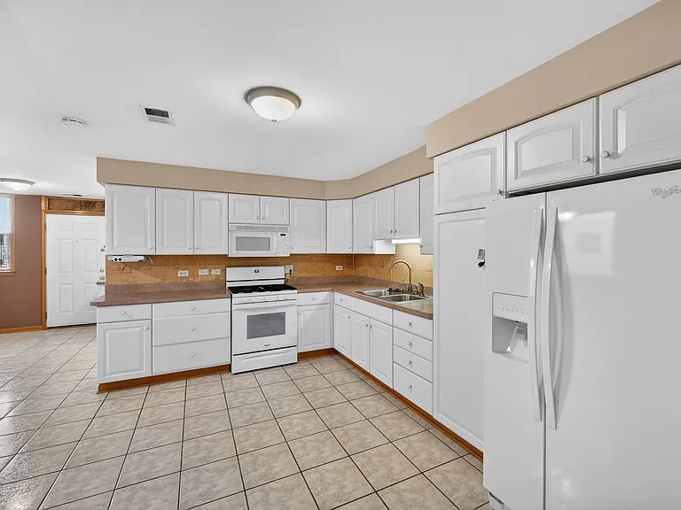 4371 N Elston Ave #2A — Photo 3
