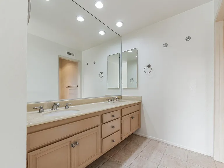 24321 Peacock St — Photo 22