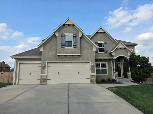 1412 SW Whistle Dr, Lees Summit, MO 64082