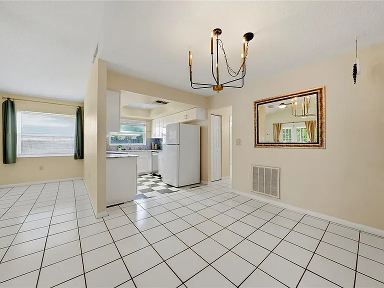 906 Carlton Rd — Photo 8