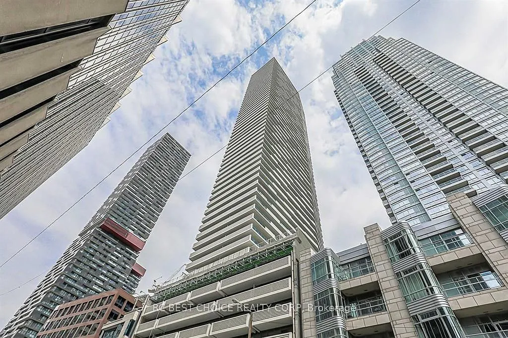 2 bed, $3,100 — Photo 1