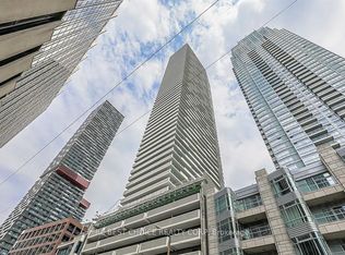 2221 Yonge St #1803, Toronto, ON M4S 0B8