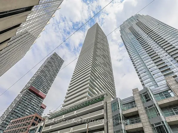 2221 Yonge St #1803, Toronto, ON M4S 0B8