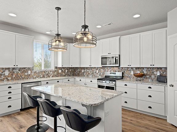 4th image of 2377 W Silver Fox Ln