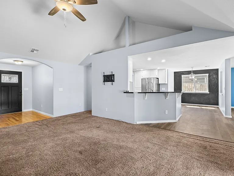 1016 Birmingham St — Photo 7