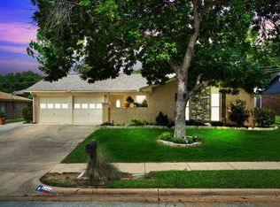 2120 Mountainview Dr, Hurst, TX 76054