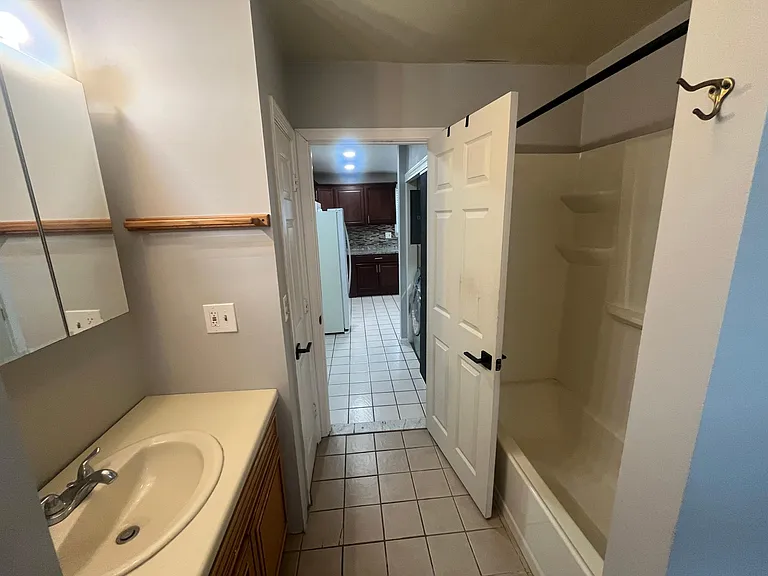 541 Admiral St #3 — Photo 9