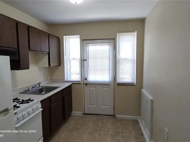 37 S Wright Ave #C — Photo 3
