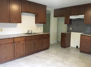 35 Taylor St #2, Holyoke, MA 01040