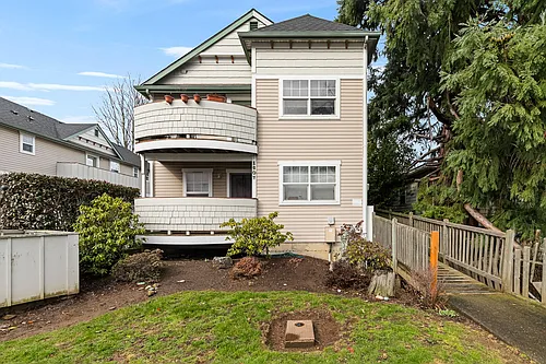1607 H St #201 Photo 1