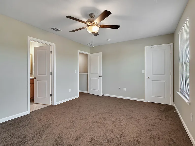 1980 Greencastle Ln — Photo 1