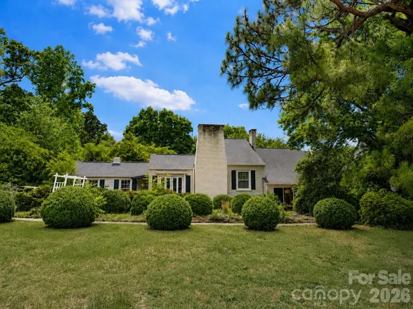 404 Fairview Dr, Lexington, NC 27292