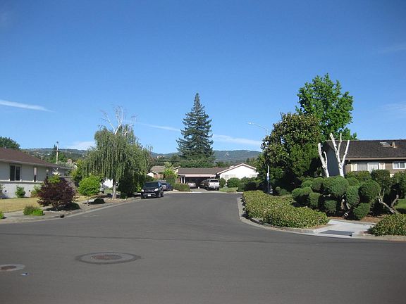 4th image of 1097 Derbyshire Dr