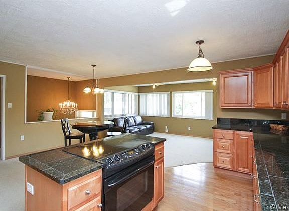 4th image of 8342 E Oxford Dr