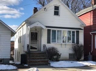 57 Elm St, Rensselaer, NY 12144