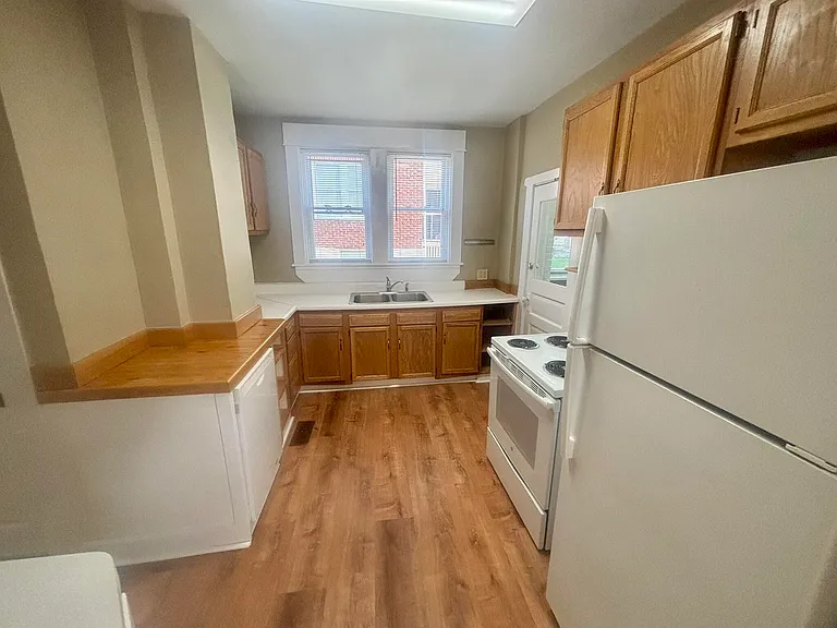 2411 Guilford Ave SW — Photo 11