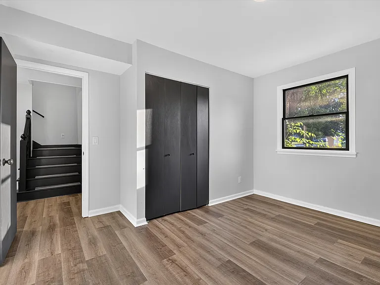 611 Greenfield Dr — Photo 14