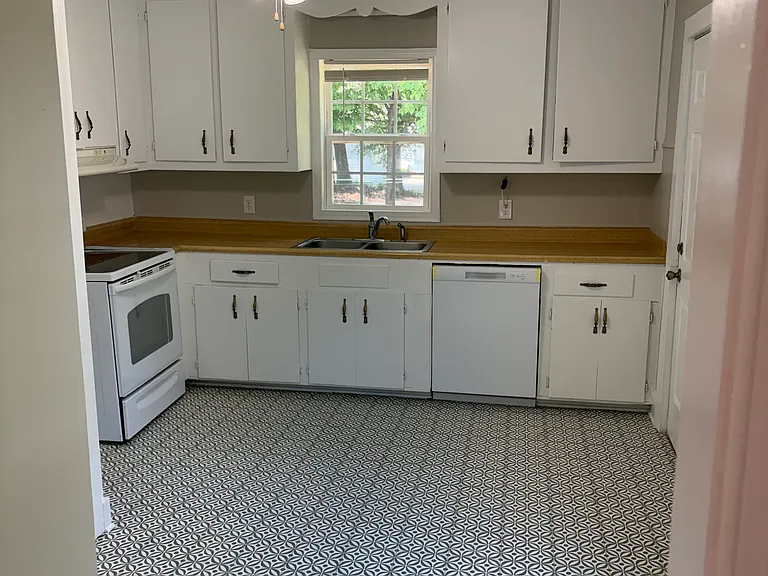 205 N Thompson St — Photo 3
