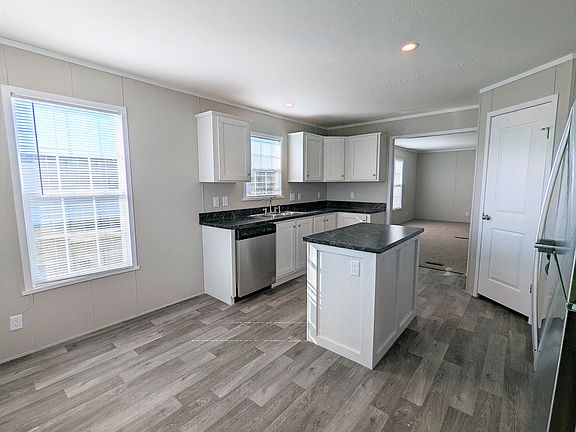 3rd image of 523 Washington St #523