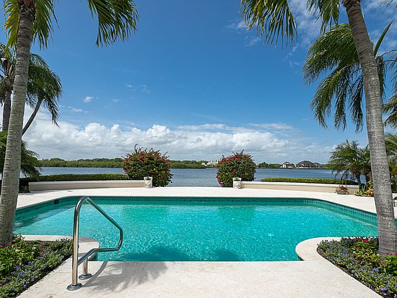 3rd image of 111 Island Creek Dr