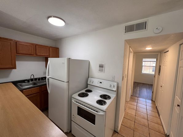 401 N Bottom St