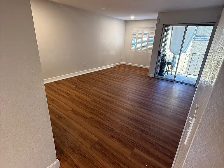4240 Menlo Ave #12 — Photo 10