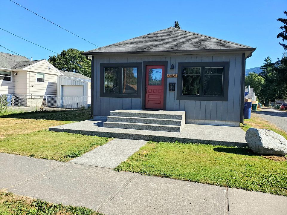1st image of 38523 Se King St