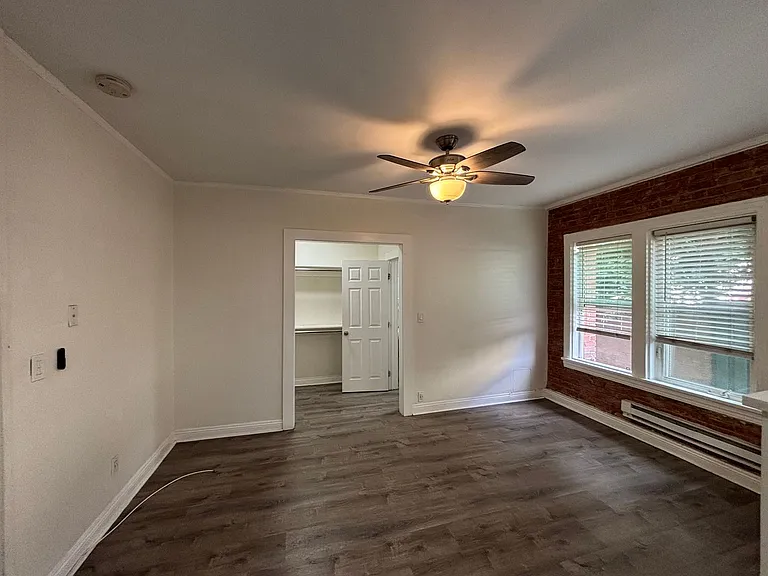 301 S. Kenmore — Photo 12