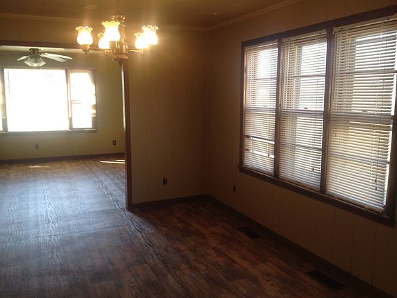 3rd image of 716 S 5th St