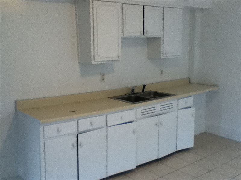 Modern White Kitchen Cabinets Apt #2