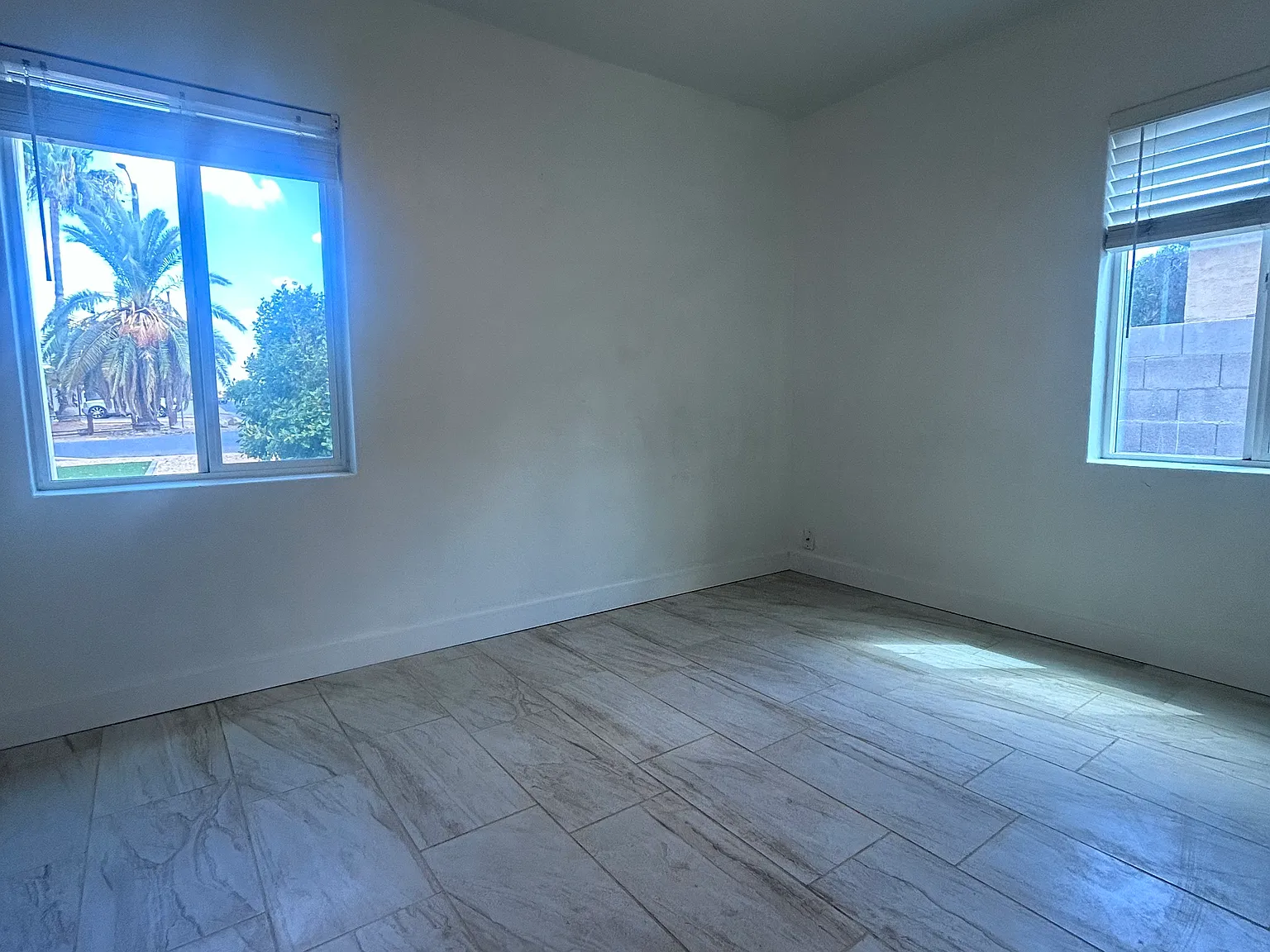 1802 N Whittier Dr — Photo 3