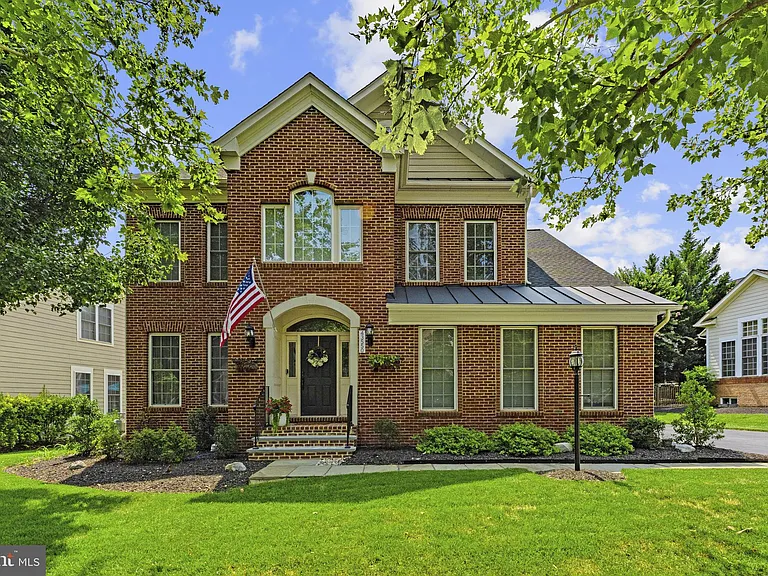 43550 Riverpoint Dr — Photo 1