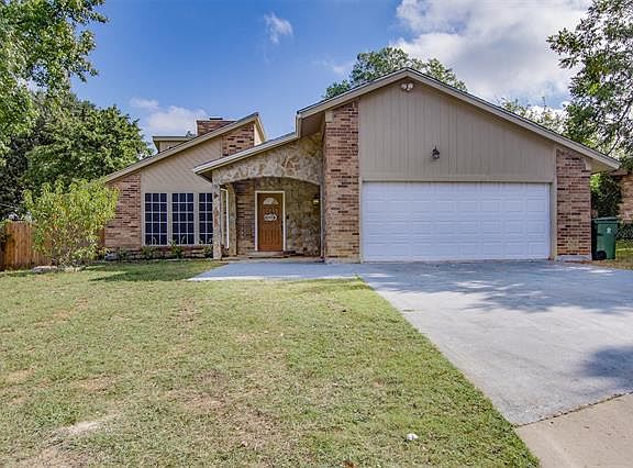 2nd image of 4403 Oak Brook Ct