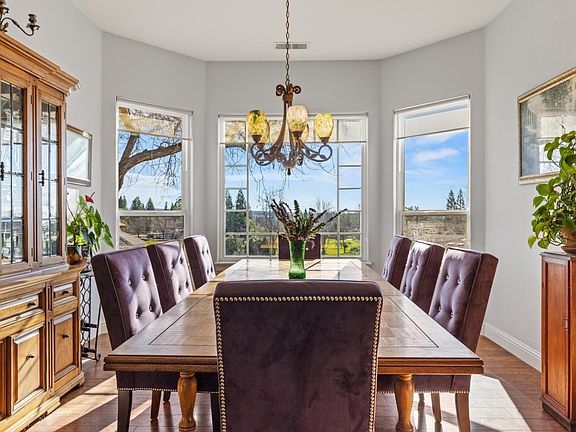 5th image of 4287 Burnett Rd