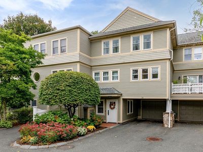 21 Pine St APT 10, Manchester, MA, 01944