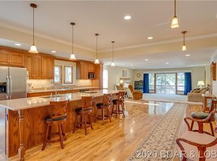 29420 Towering Oak Ln, Gravois Mills, MO 65037