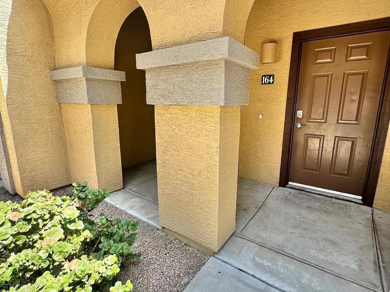 3 bed, 2.5 bath, 1358 sqft, $1,895 — Photo 3